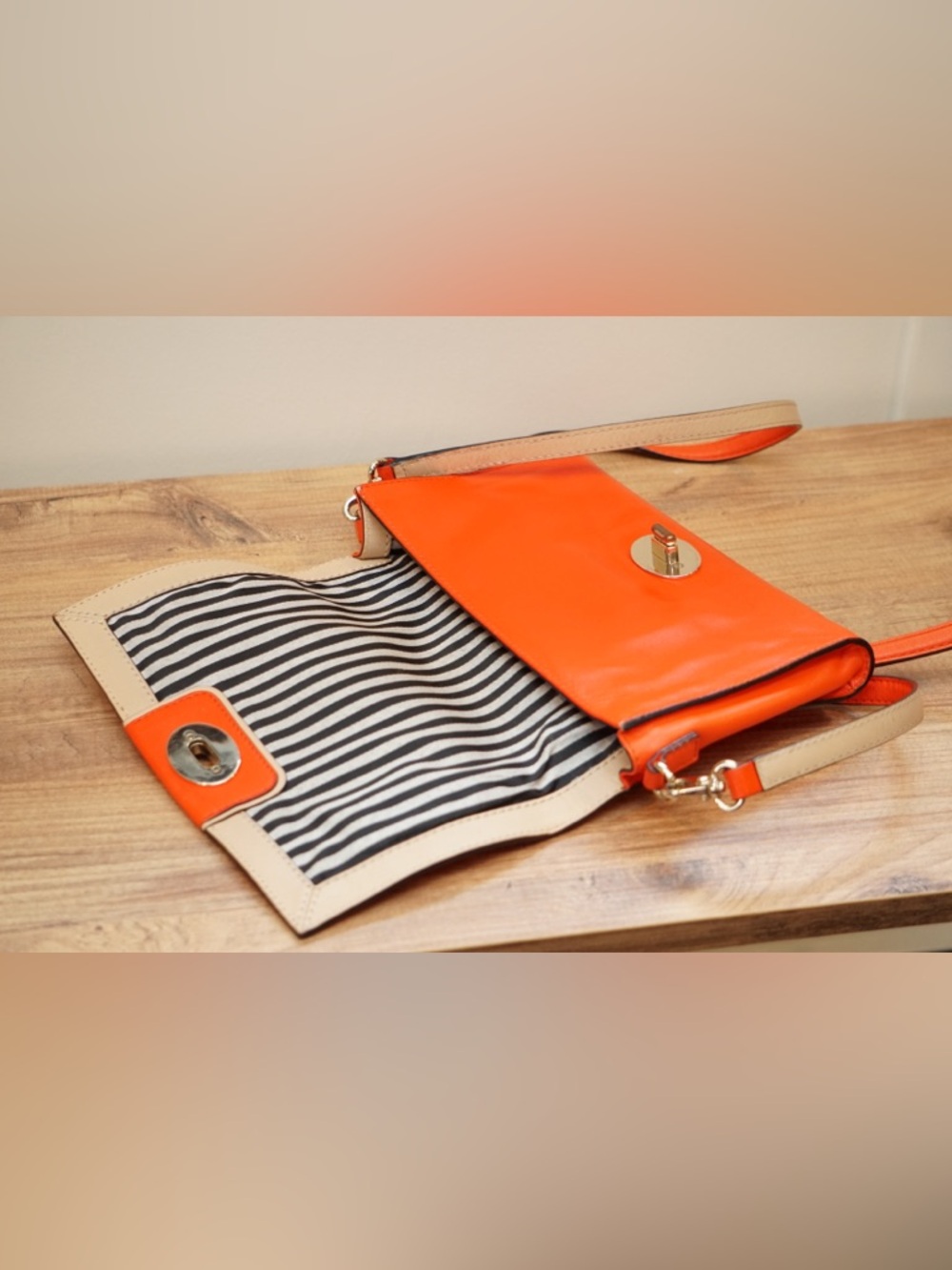Kate Spade Orange Leather Turnlock Flap Crossbody Cream Trim silver Hardware - Picture 5 of 14